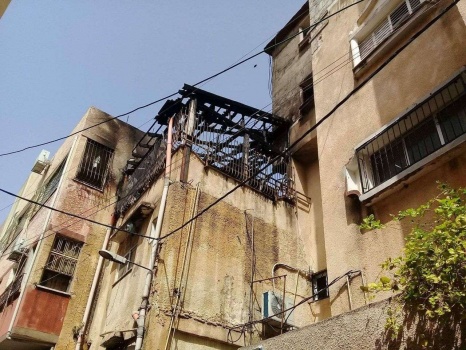 صور : اصابة سيدتين وضابط إطفاء في حريق منزل بمدينة قلقيلية