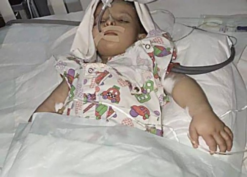 صور| شاهدوا ماذا فعلت هذه العاملة الأثيوبية بطفلة سعودية؟!