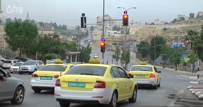 فيديو| لإيجاد حل جذري لأزمة المرور .. تشغيل أول إشارة ذكية في فلسطين بالخليل