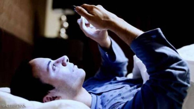 العلم يجيب: كيف تخدعنا هواتفنا.. وما العمل؟