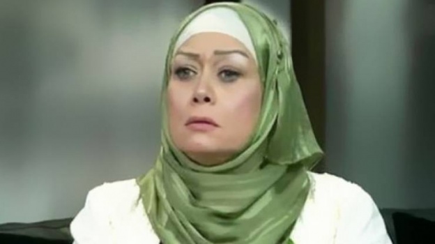 فنانة مصرية شهرية تتخلى عن حجابها بفيلمها الجديد!