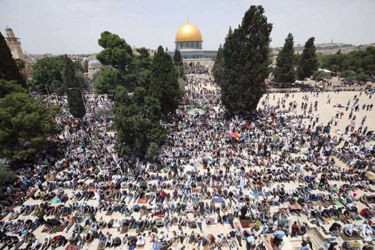 ربع مليون مصل في الأقصى بالجمعة الثانية من رمضان