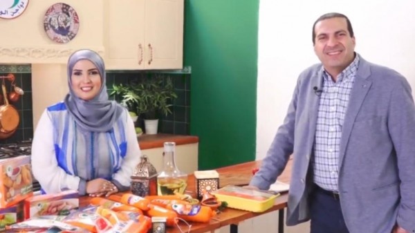 "دولارات الدجاج" .. هذا ماتقاضاه عمرو خالد بعد إعلان الدواجن