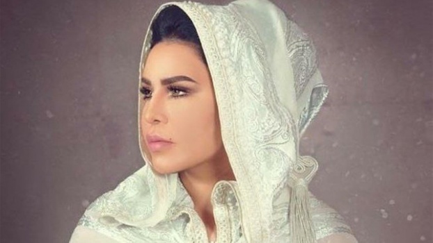 تعليق أحلام على الزفاف الملكي يستفزّ المتابعين.. عينها على ثروة الملكة اليزابيث؟!