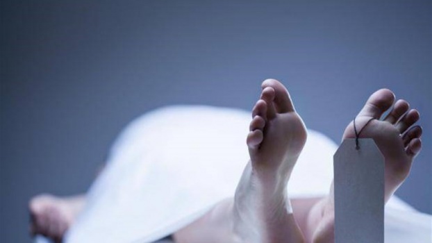 فارق الحياة بعد لحظات على دفن والدته... ماذا حصل؟