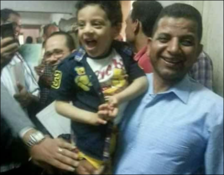 طفل 'البوسة' في مصر ما زال متهماً في المحكمة!