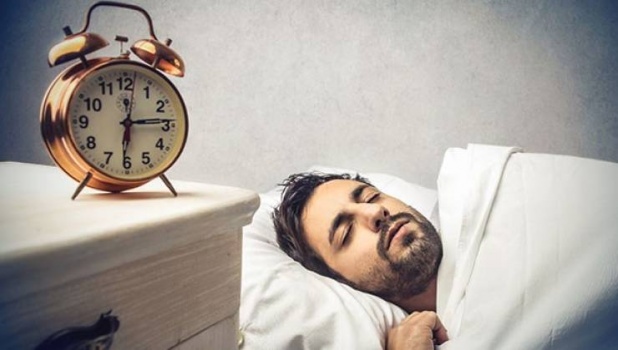 كم ساعة من النوم تحتاج خلال رمضان؟