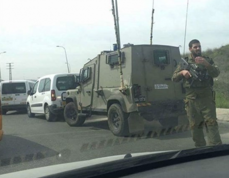 إلقاء زجاجة حارقة على جنود الاحتلال عند حوارة