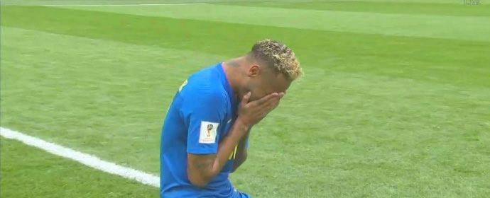 نيمار يجهش بالبكاء عقب تخطي عقبة كوستاريكا