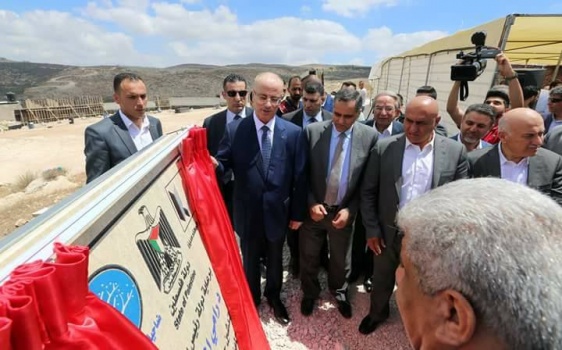 صور وفيديو..الحمد الله يضع حجر الأساس لضاحية الزيتون في زواتا بنابلس