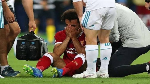 الأزهر يرد: هل إصابة محمد صلاح عقاب رباني؟