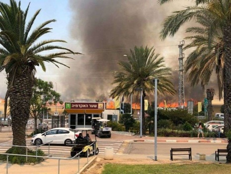 8 حرائق بمستوطنات غلاف غزة بطائرات وبالونات الحارقة