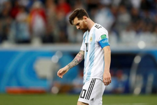 بعد زواج 14 عاماً.. رجل يطلق زوجته بسبب ميسي!