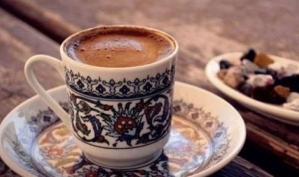 كم من الوقت يبقيك فنجان القهوة منتبهاً؟