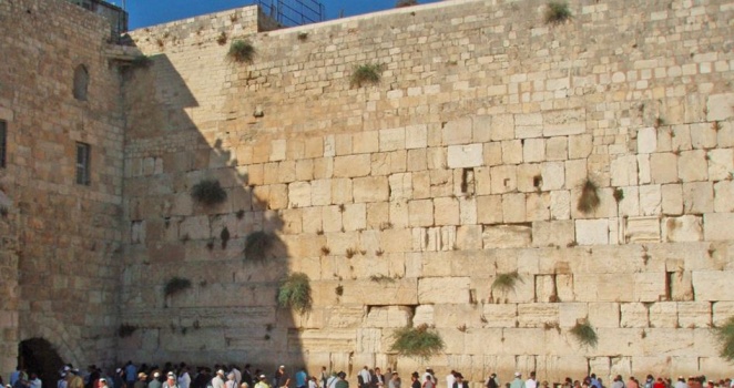 انهيار جزء من حائط البراق بسبب الحفريات الإسرائيلية