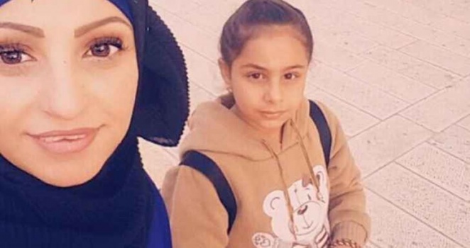 الاحتلال يُبعد سيّدة مقدسية عن بيتها وأبنائها للضفة الغربية