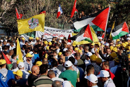 بالصور..مسيرة ألفية لدعم الخان الأحمر