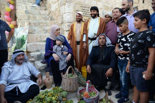 بالصور..افتتاح مهرجان التين الشوكي "الصبر" الأول في نعلين