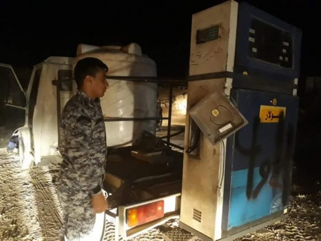 بالصور...إغلاق5 نقاط تهريب محروقات ومصادرة 2000 لتر سولار في يطا