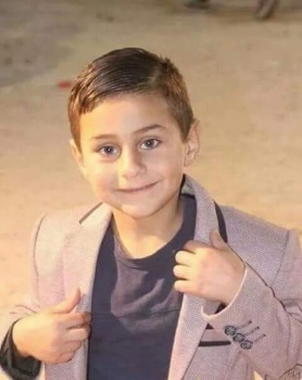 مصرع طفل نتيجة سقوط باب على رأسه في الخليل