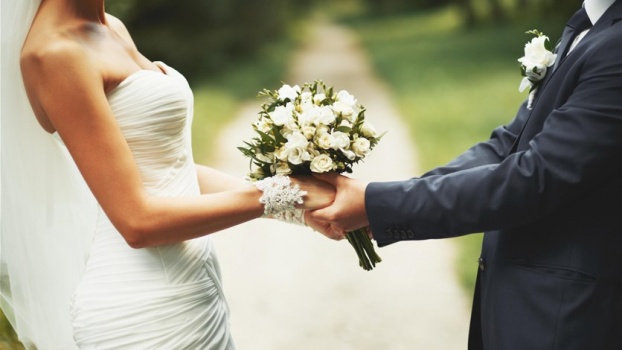 عروس توقف حفل زفافها لسبب لن يخطر على بال أحد .