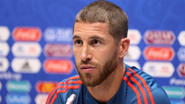 بالصور &ndash; اللاعب سيرجيو راموس يتقدّم للزواج من حبيبته المذيعة التلفزيونيّة