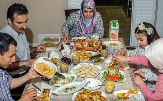 دراسة تحذر.. أضرار خطيرة لتأخير وجبة العشاء