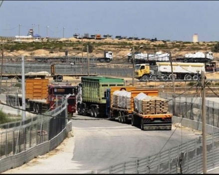 اسرائيل تمنع ألف سلعة من دخول غزة