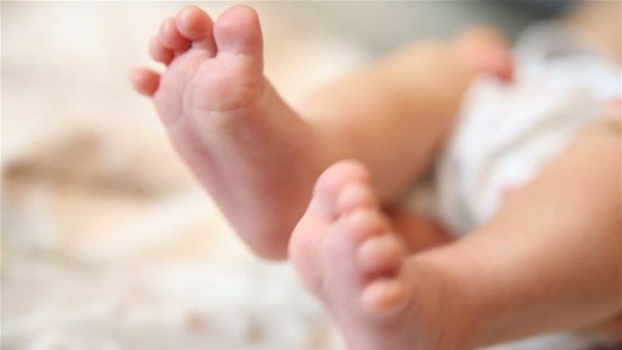 بالصور- رضيعة تخرج من رحم والدتها التي توفيت في حادث... حيّة!