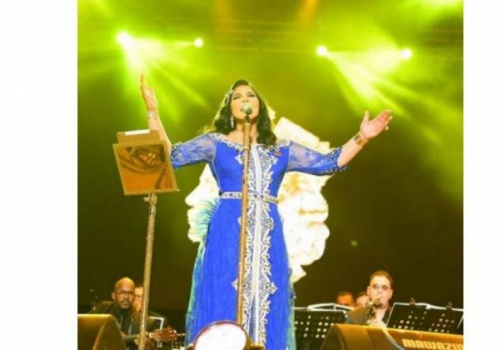 صورة| فنانة تفتح النار على أحلام: 'لا ننتظر منك صدقة'