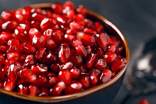 فوائد الرمان ١٧ فائدة تُغنيك عن الدواء .