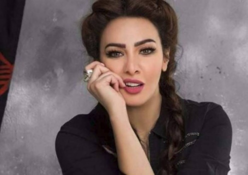 حقيقة تدهور الحالة الصحية لميرهان حسين بعد جراحة تجميل فاشلة!