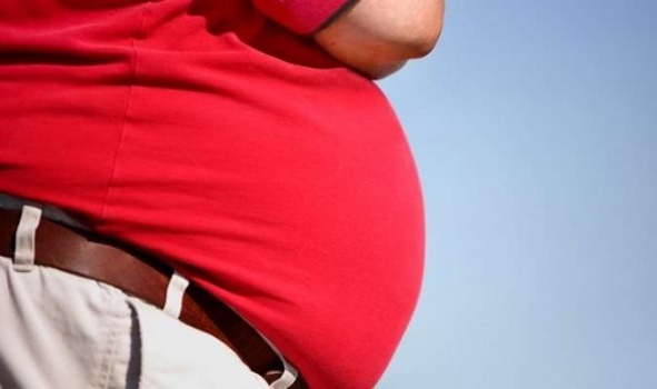 9 أسباب تجعلك تحتفظ بـ "الكرش" رغم اتباع الحمية