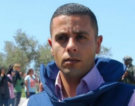 الاحتلال يمدد إعتقال الصحفي دار علي