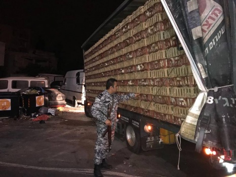 ضبط 6500 كيلو دجاج حي من انتاج المستوطنات في رام الله