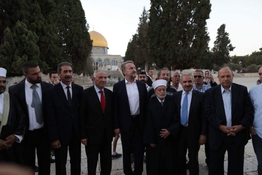 بالصور..رئيس البوسنة والهرسك يزور القدس العاصمة ويصلي في المسجد الأقصى