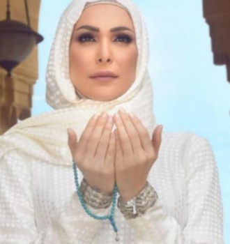 هكذا ردّت الفنانة أمل حجازي على أنباء إصابتها بالسرطان