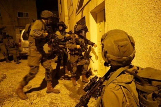 اعتقال شقيقين من نابلس خلال حملة دهم واسعة في الضفة