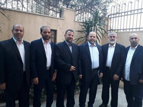 وفد 'حماس' يغادر غزة متوجهاً إلى القاهرة