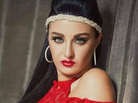 صافيناز ممنوعة من الرقص لمدة شهر بسبب خطأ