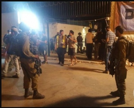 مستوطنون يقتحمون قبر يوسف واعتقالات في بيت امر