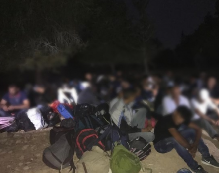 إصابة أحدهم- الاحتلال يطارد ويعتقل عشرات العمال