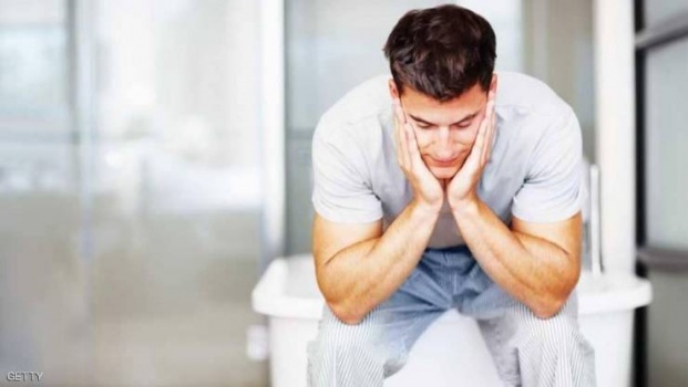 لماذا يختبئ الرجال بـ'المرحاض'.. دراسة تكشف السبب العجيب