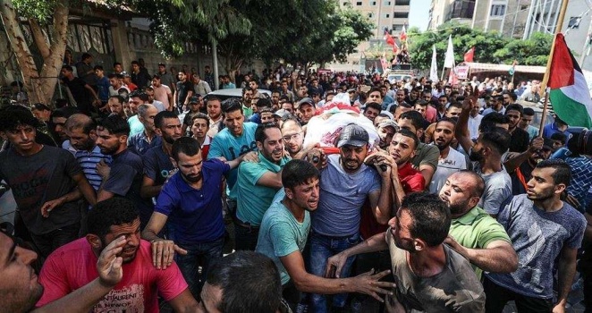 أحمد عمر.. شهيد ودعته غزة في يوم ميلاده