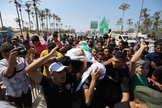 بالصور.. تشييع 3 شهداء ارتقوا برصاص الاحتلال شرق قطاع غزة