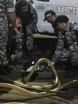 الضابطة الجمركية والامن الوقائي يغلقان نقطتين لبيع المحروقات المهرب و يضبطان 4500 لتر في بلدة الرام