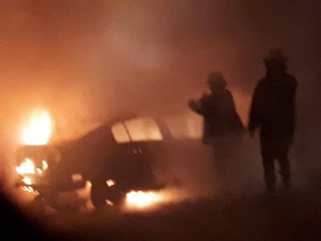 الدفاع المدني يخمد حريق مركبة شرق جنين