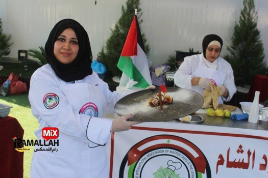 صور وفيديو..إطلاق مهرجان تذوق الطبق الفلسطيني الأول في مدينة جنين