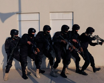 مخابرات الخليل تقبض على محكوم بالسجن 15 عاما