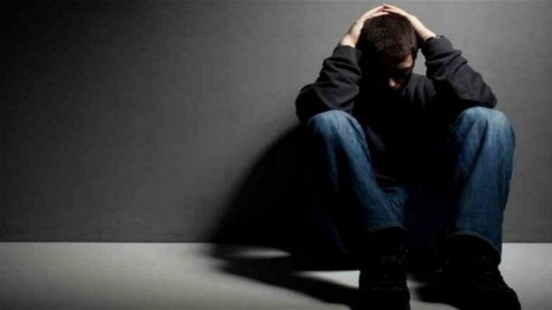 "مزحة" في رسالة نصيّة تتحوّل إلى كارثة... تلميذ يشنق نفسه